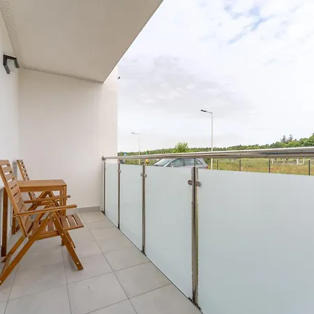 Sunset Vi, Nadmorska 98a