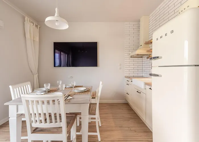 Sunset Vi, Nadmorska 98a Apartment